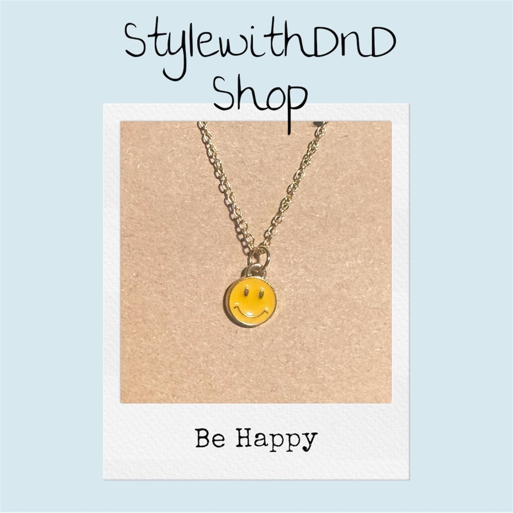 Be happy  Pendant Necklace